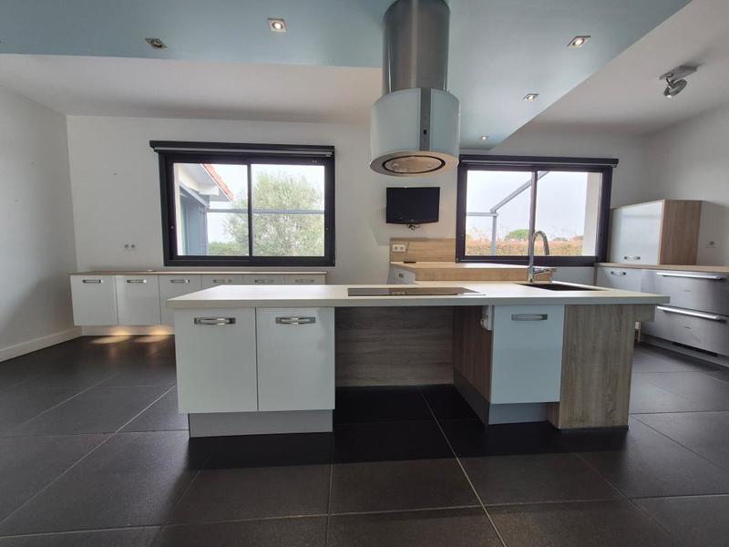 Maison - 180 m² - 4 pièces