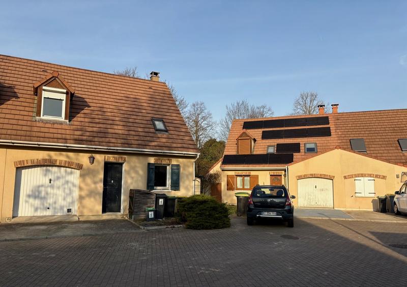 Maison traditionnelle - 93 m² - 5 pièces