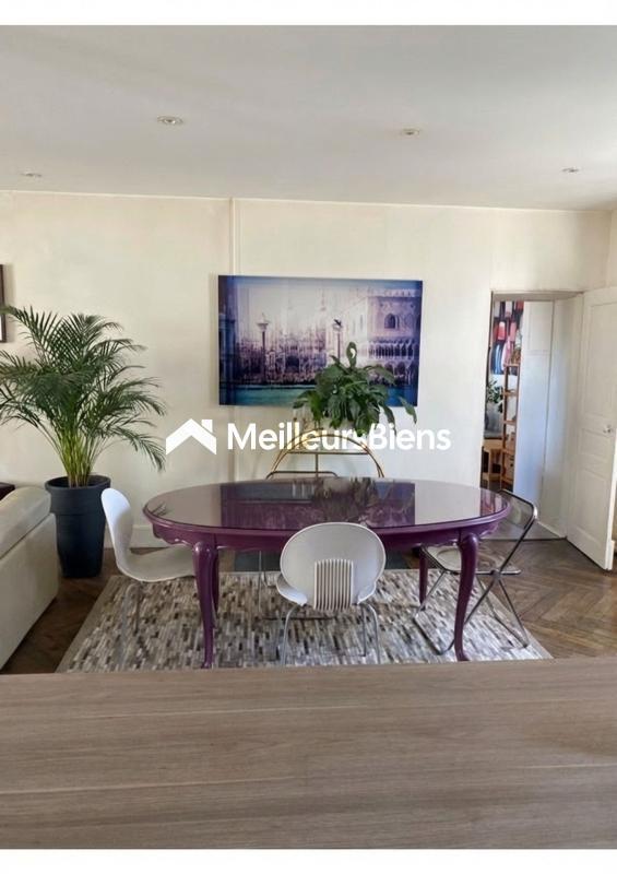 Appartement ancien - 103 m² - 3 pièces