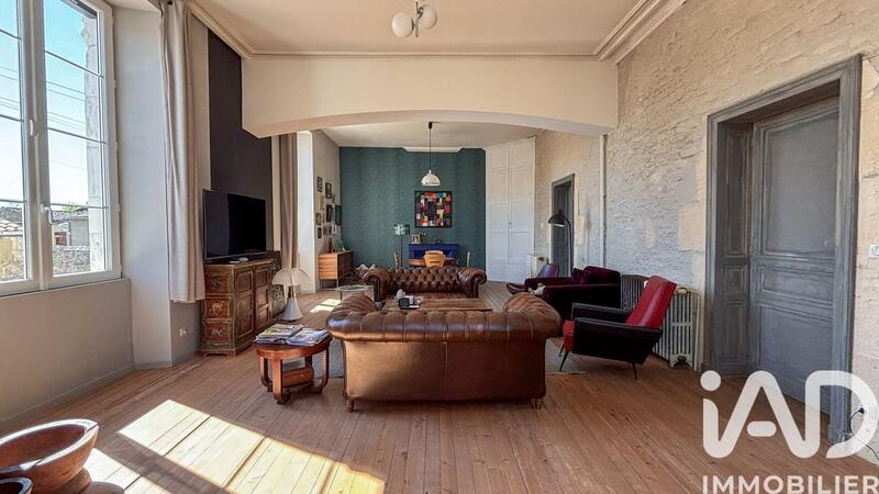 Maison - 229 m² - 7 pièces