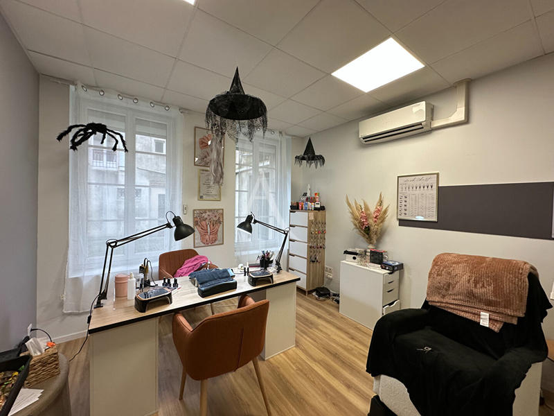 Local commercial - 80 m² - 4 pièces