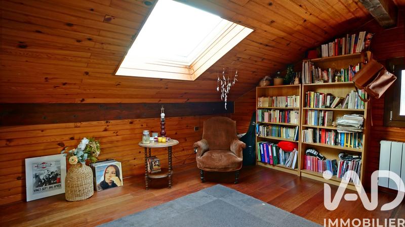 Maison - 210 m² - 9 pièces