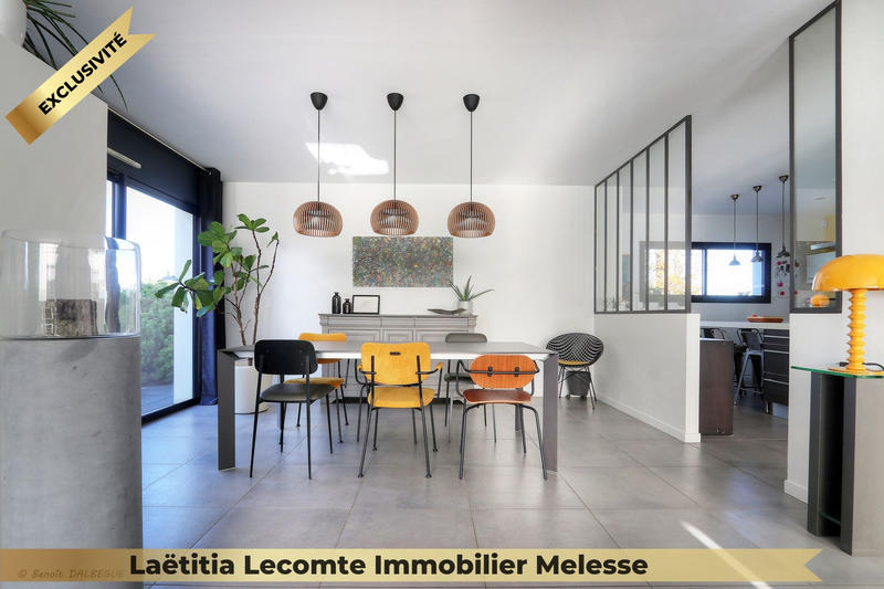 Maison - 213 m² - 9 pièces