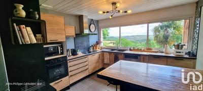 Maison - 215 m² - 8 pièces