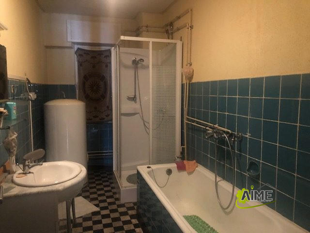 Maison - 192 m² - 9 pièces