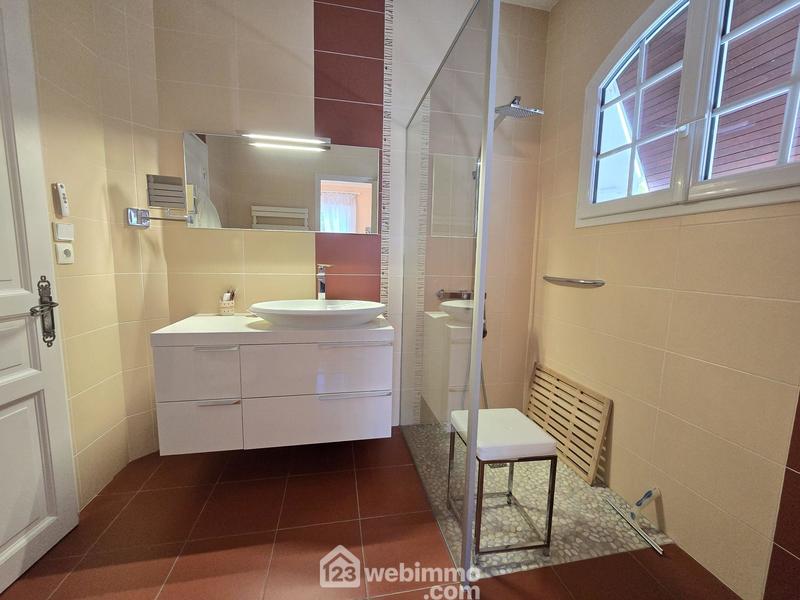 Maison - 160 m² - 5 pièces