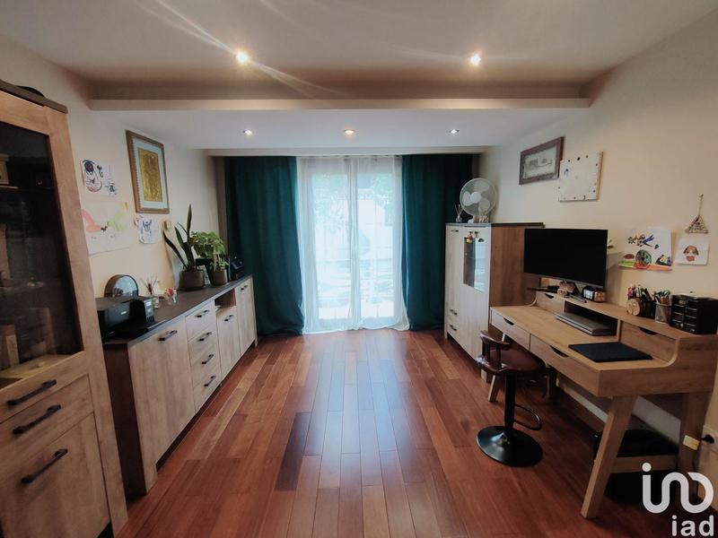 Maison - 215 m² - 8 pièces