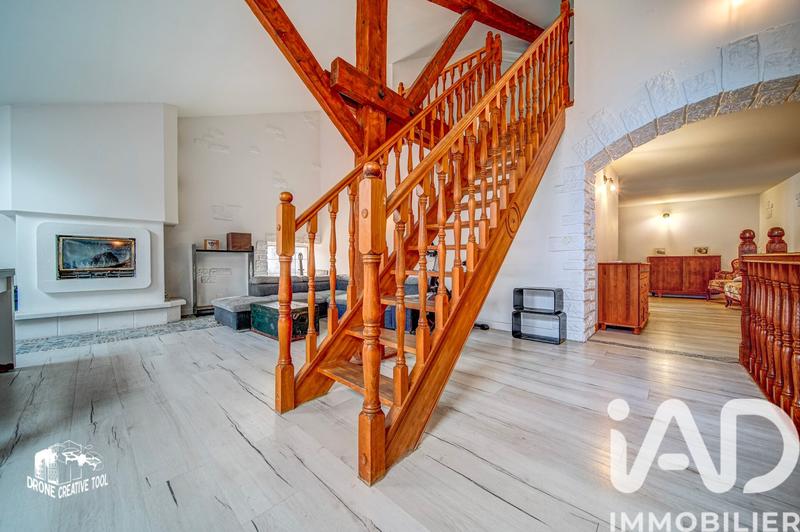 Maison - 247 m² - 7 pièces