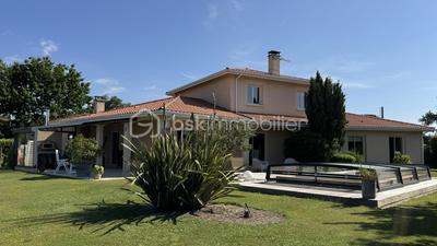 Villa - 181 m² - 8 pièces