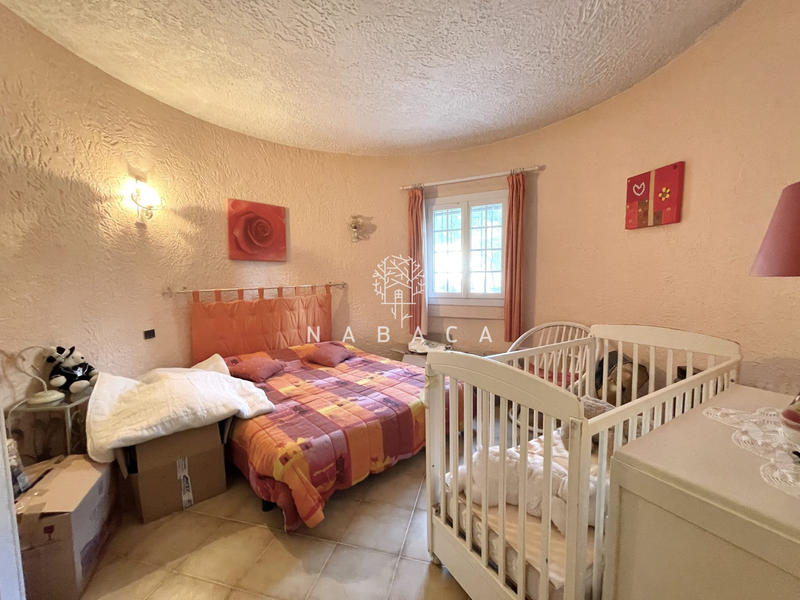 Maison - 188 m² - 9 pièces