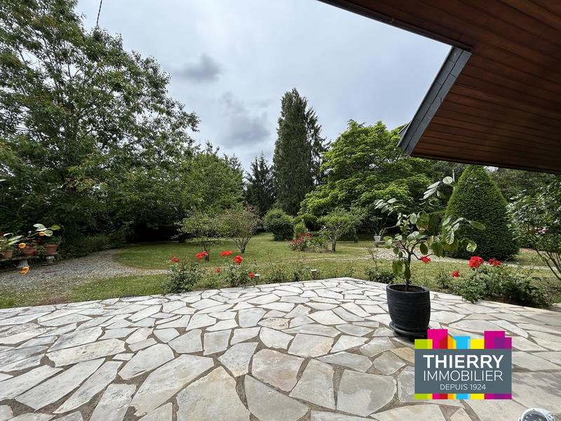 Maison - 281 m² - 8 pièces