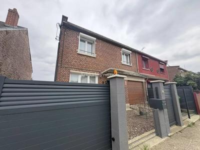 Maison - 82 m² - 4 pièces