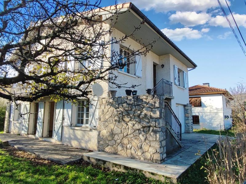 Maison - 180 m² - 8 pièces