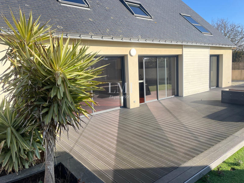 Maison - 300 m² - 9 pièces