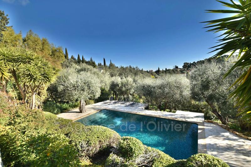 Maison - 213 m² - 7 pièces