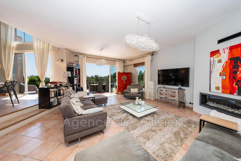 Maison - 227 m² - 7 pièces