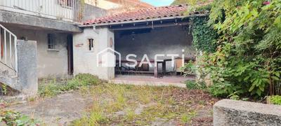 Maison - 236 m² - 8 pièces