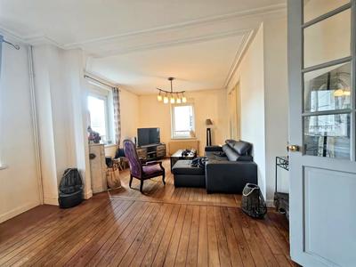 Maison - 205 m² - 9 pièces