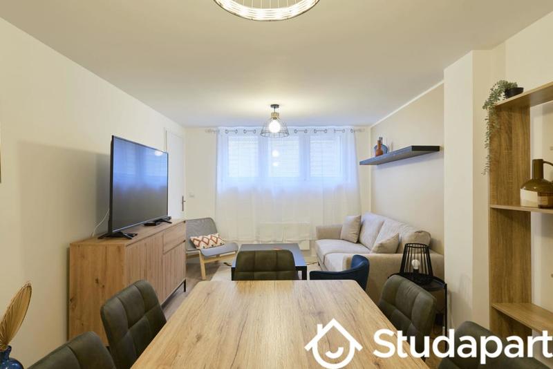 Chambre - 12 m² - 1 pièce