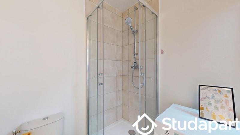 Chambre - 9 m² - 1 pièce