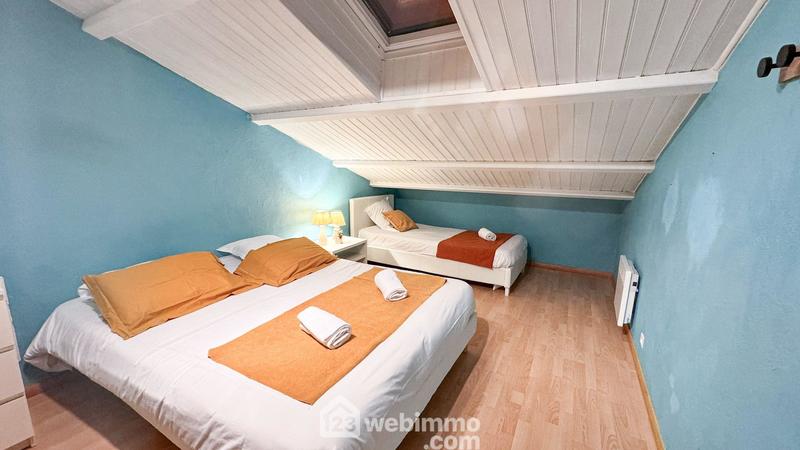 Maison - 180 m² - 9 pièces