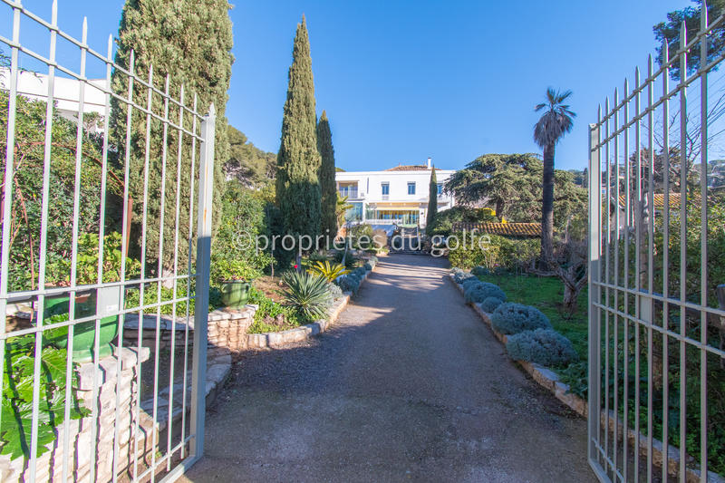 Maison - 255 m² - 6 pièces