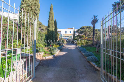 Maison - 255 m² - 6 pièces