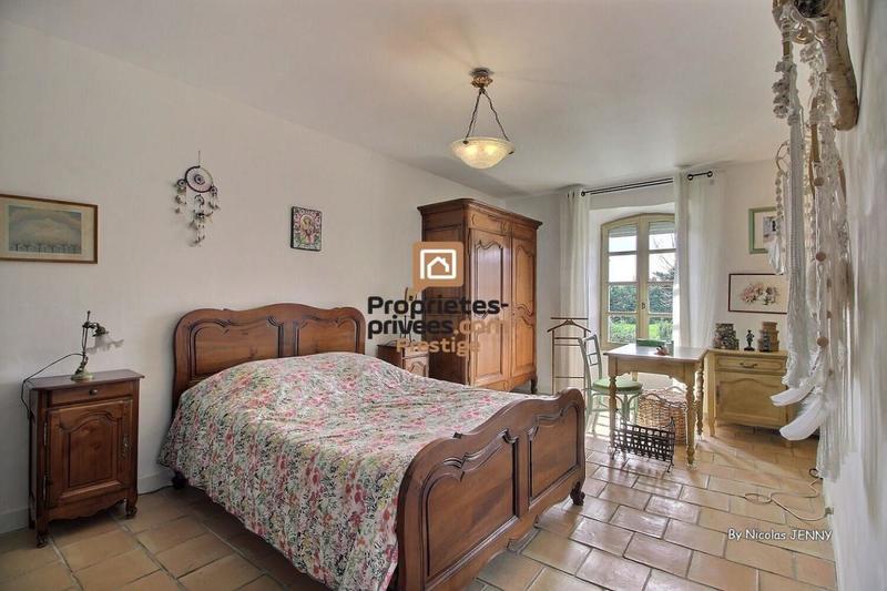 Mas - 218 m² - 6 pièces