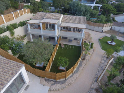 Maison - 250 m² - 12 pièces