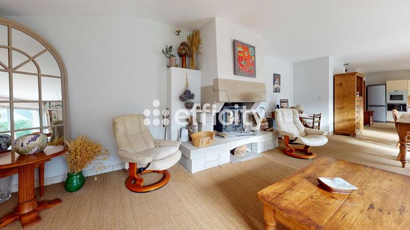 Maison traditionnelle - 132 m² - 7 pièces