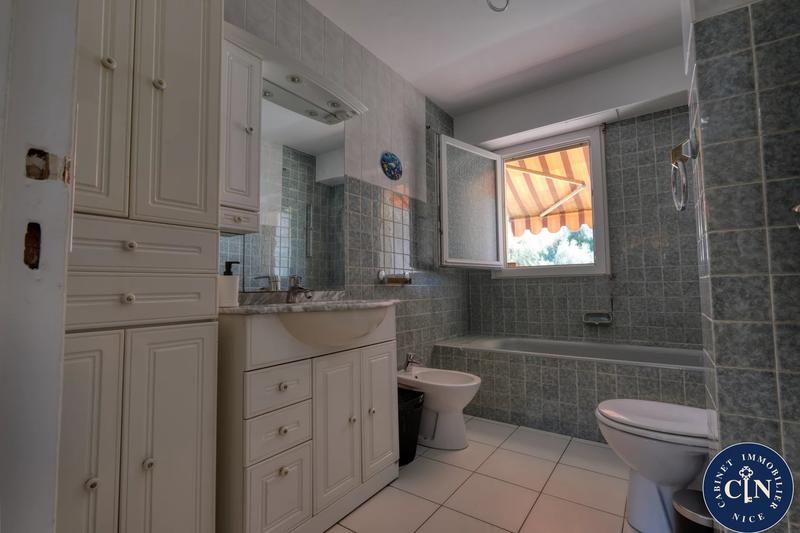 Appartement - 93 m² - 4 pièces