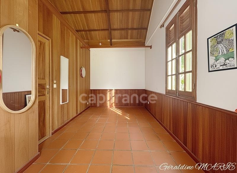 Maison - 242 m² - 6 pièces