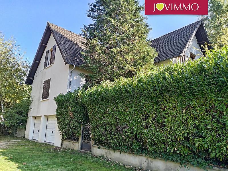 Maison - 305 m² - 10 pièces