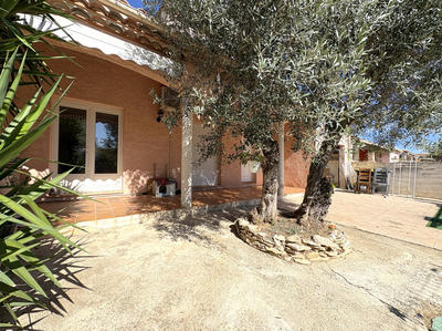 Villa - 90 m² - 4 pièces