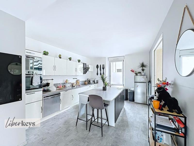 Appartement - 98 m² - 4 pièces