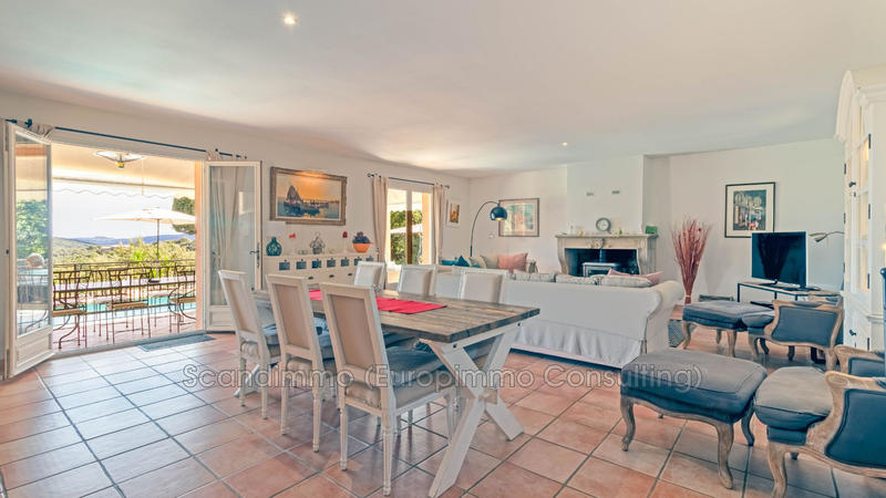 Maison - 180 m² - 5 pièces