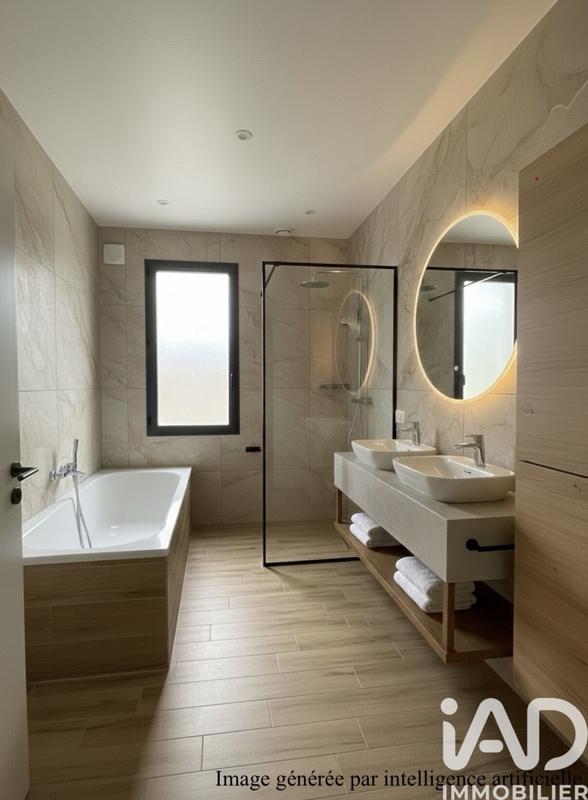 Maison - 178 m² - 8 pièces