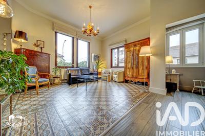 Maison - 212 m² - 10 pièces