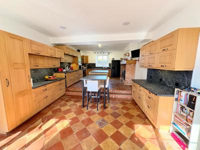 Château - 451 m² - 14 pièces