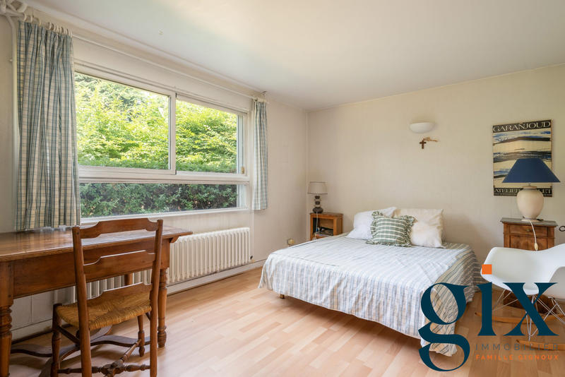 Maison - 286 m² - 8 pièces