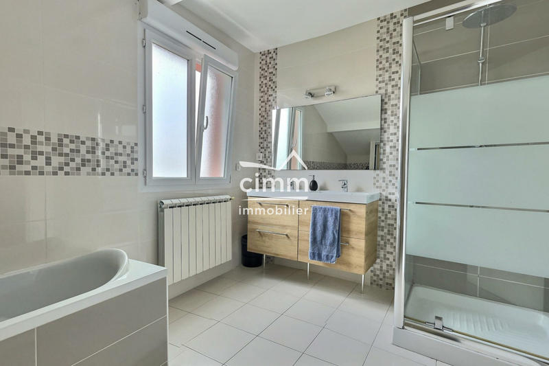 Maison - 148 m² - 6 pièces