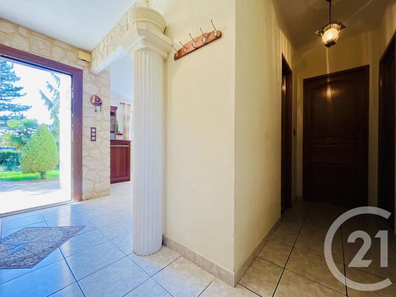 Maison - 216 m² - 7 pièces