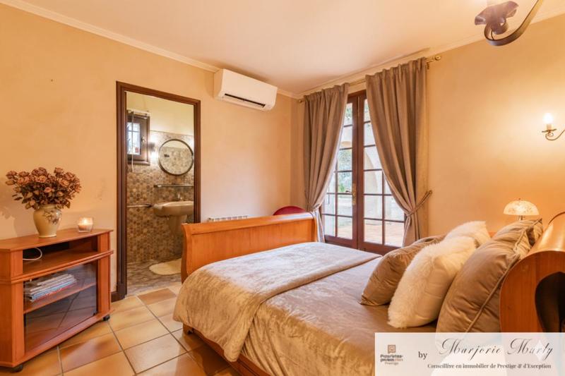 Maison - 223 m² - 6 pièces