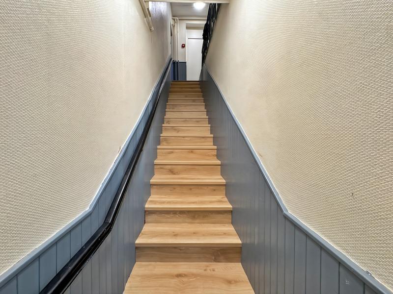 Maison - 530 m² - 13 pièces