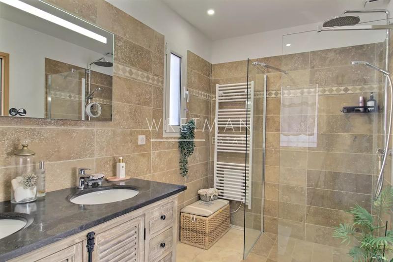 Villa - 210 m² - 6 pièces