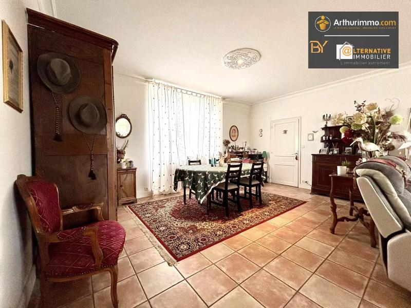 Maison - 228 m² - 7 pièces