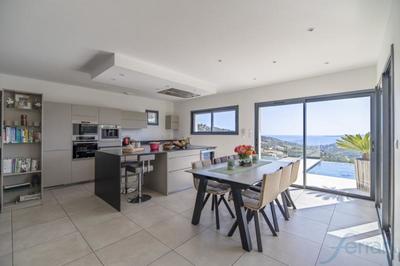 Maison d'architecte - 202 m² - 6 pièces