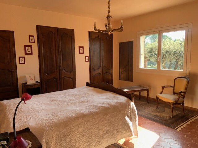 Maison - 220 m² - 7 pièces