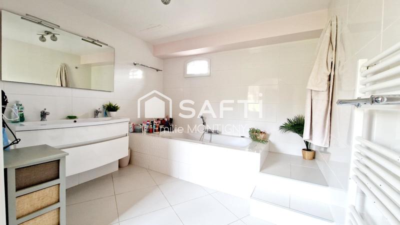 Maison - 200 m² - 7 pièces