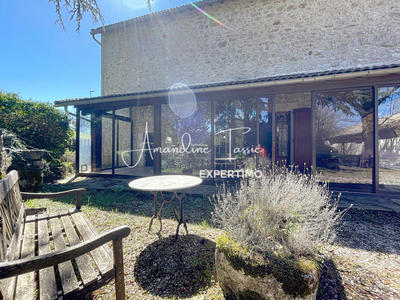 Maison - 204 m² - 6 pièces